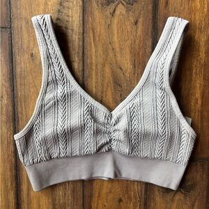 Aerie Textured Gray Sports Bra With Removable Padding